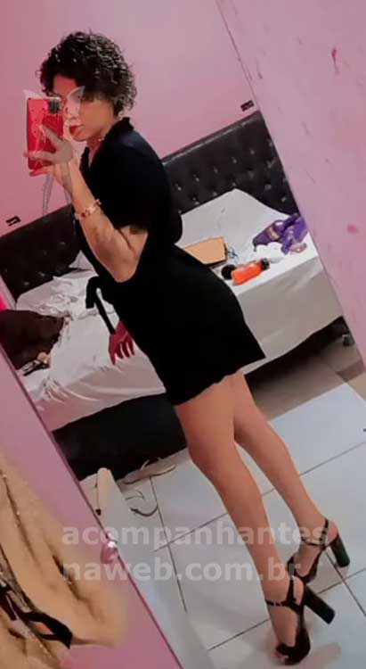 bonita sensual e elegante casa de garotas Bia Sales