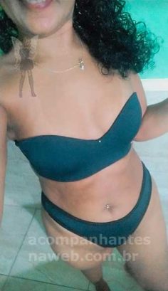 Baixinha morena gulosa por sexo